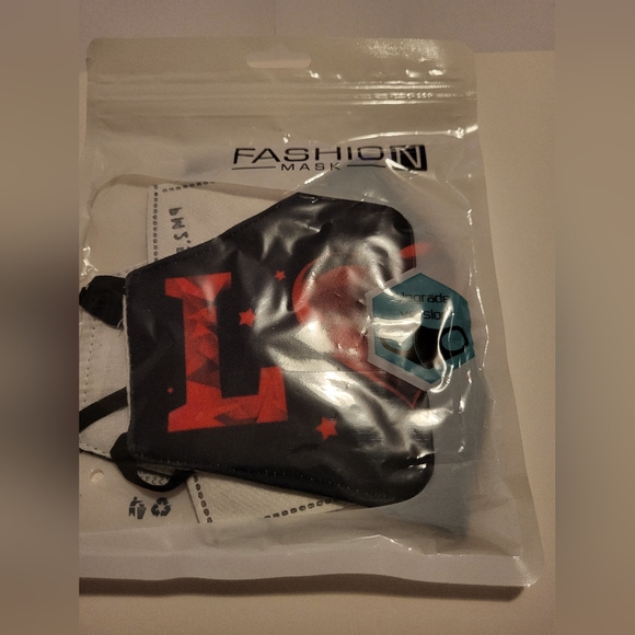 Heart Facemasks, Adult in 5 Designs, Lot of  35 - Picture 8 of 14
